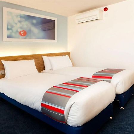 Travelodge Clacton On Sea Central Экстерьер фото